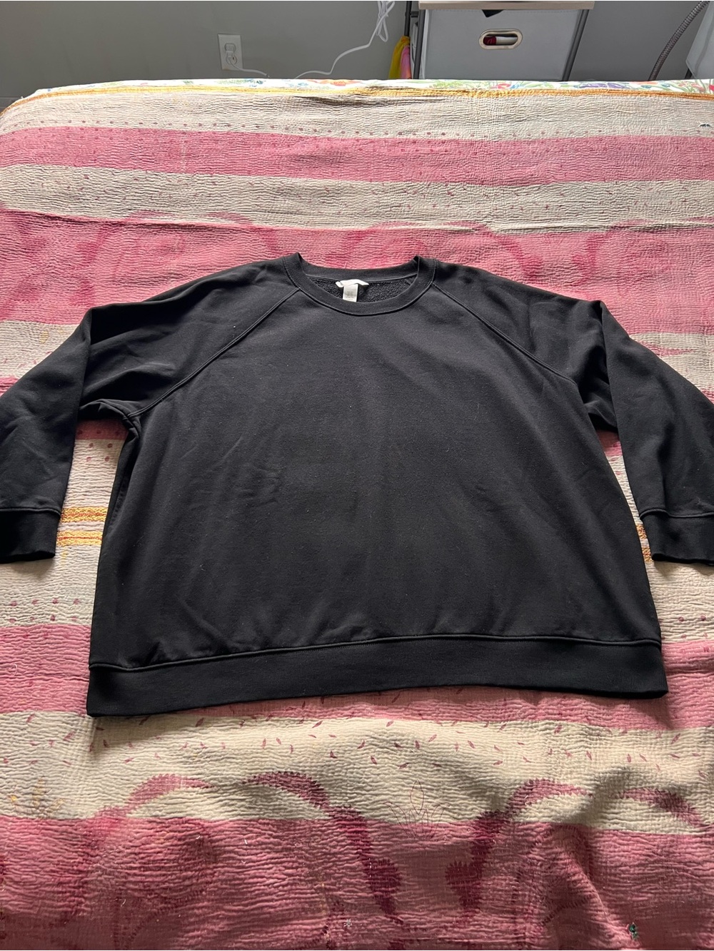 H&M Black Crewneck Sweatshirt